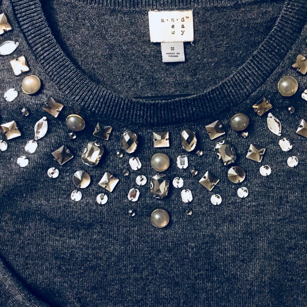 ✨EMBELLISHED GREY SWEATSHIRT✨ ‼️10% OFF W/bundle